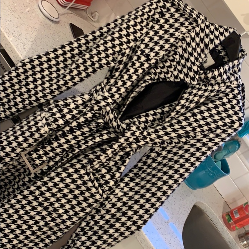 BB Dakota Houndstooth Coat